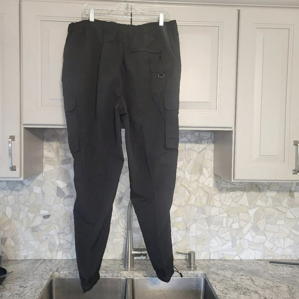 Mens Black Cargo Pants Size XXL, LCKR Brand, Like-New